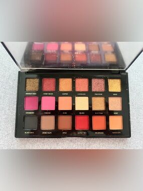 Brand new Eyeshadow Palette